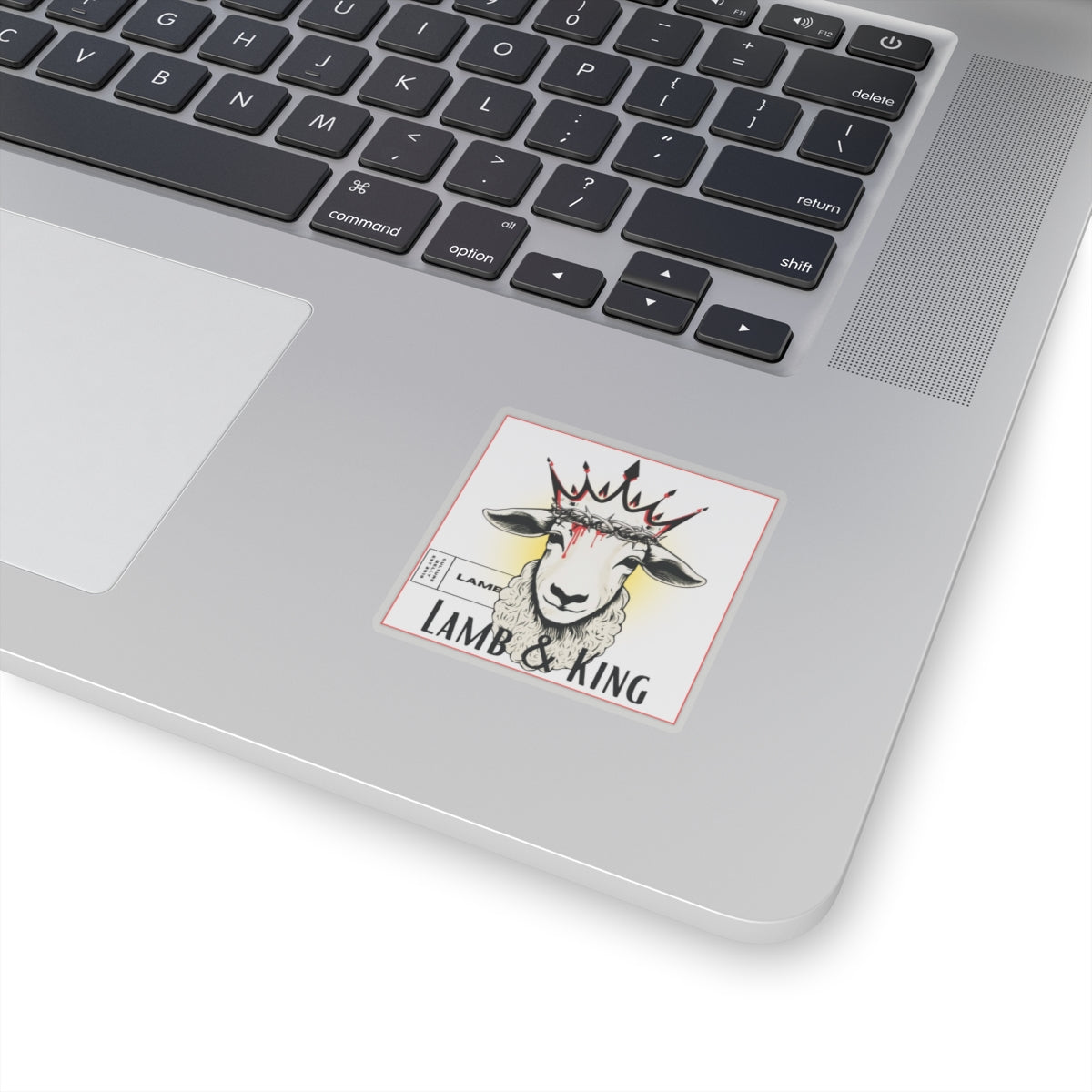 Pegatina de vinilo de Lamb &amp; King: fe y realeza en un solo diseño